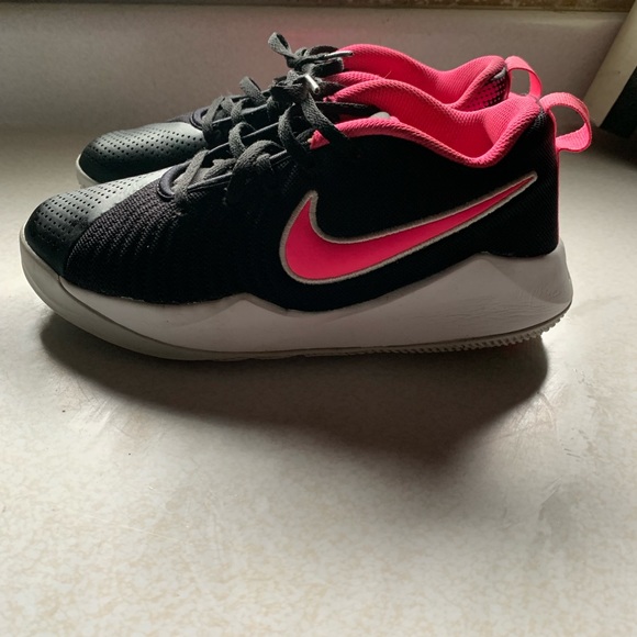 Nike Team Hustle Quick 2 - Picture 2 of 5